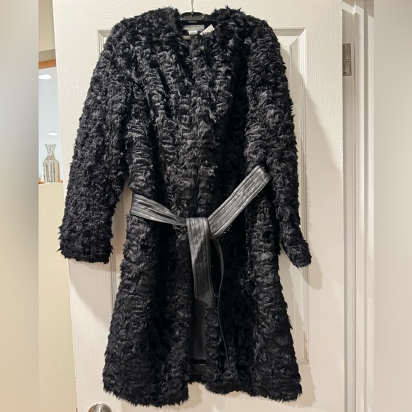 H&M faux fur Black Coat NWT - Picture 4 of 4